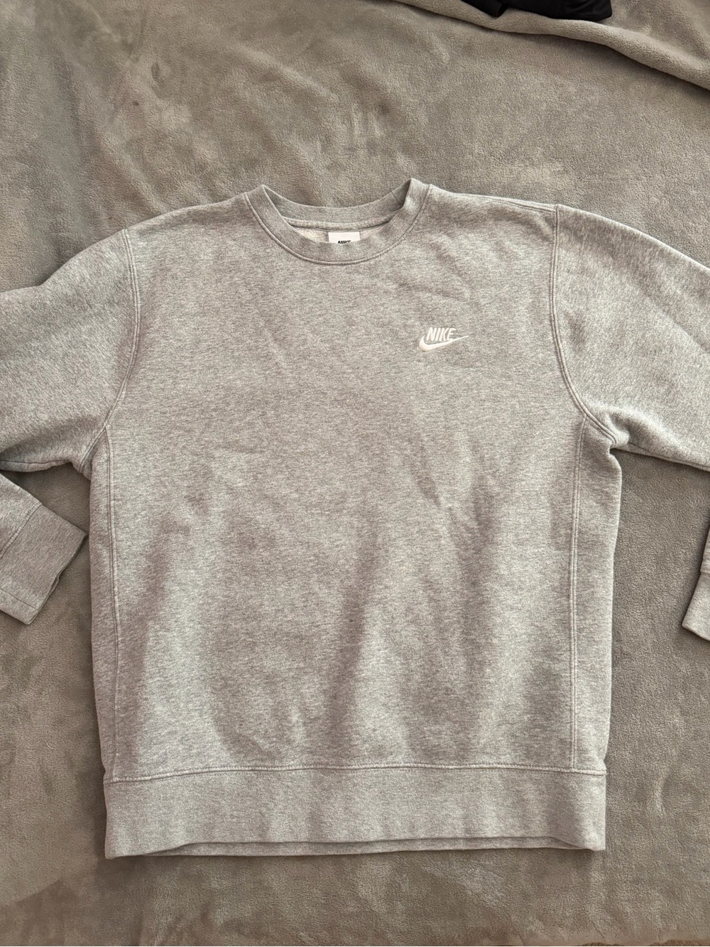 Nike Men’s Crewneck Sweatshirt - Light Gray